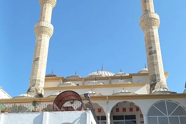 Bayrakçı Cami - Resim 1