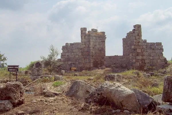 Byzantine basilica - Resim 12