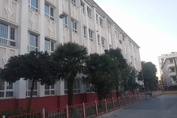 Füruzan Sadıkoğlu Ortaokulu - Resim 1