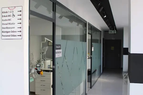 Özel Bağcılar Güleryüz Diş Kliniği - Resim 15