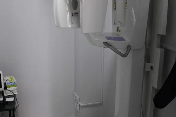 Özel Bağcılar Güleryüz Diş Kliniği - Resim 13