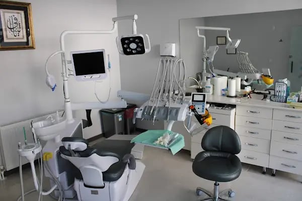 Özel Bağcılar Güleryüz Diş Kliniği - Resim 5
