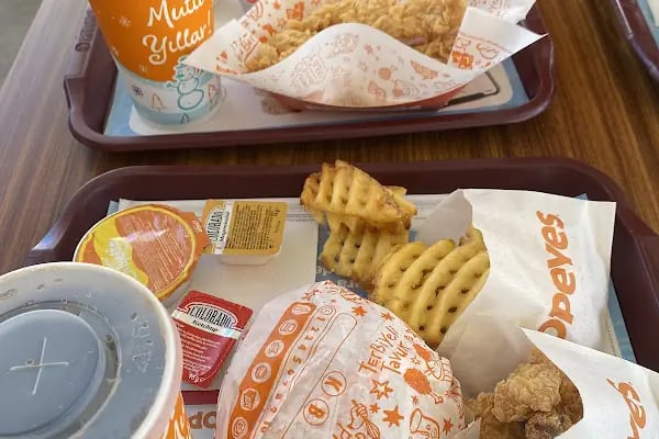 Popeyes - Cevat Şakir Caddesi Şubesi - Resim 16