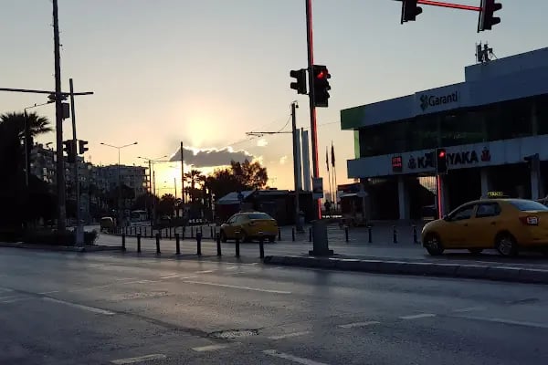Karşıyaka Tramvay Durağı - Resim 10