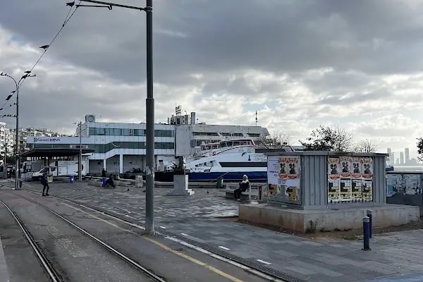 Karşıyaka Tramvay Durağı - Resim 14