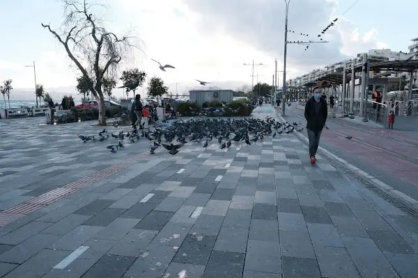 Karşıyaka Tramvay Durağı - Resim 5