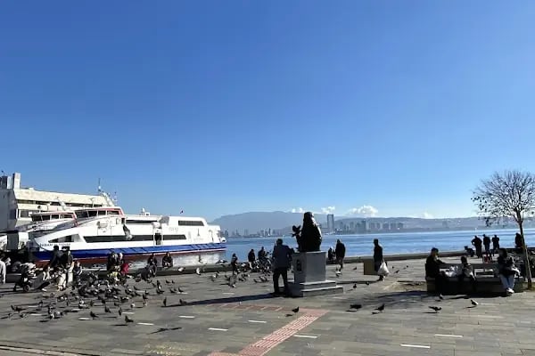 Karşıyaka Tramvay Durağı - Resim 15