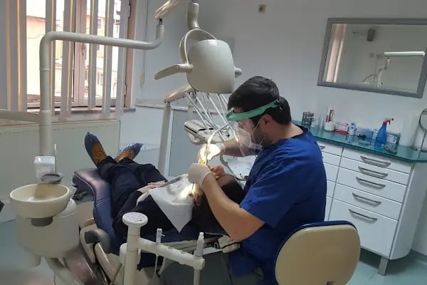 Başaraner Özel Ağız Ve Diş Sağlığı Polikiniği - Resim 4