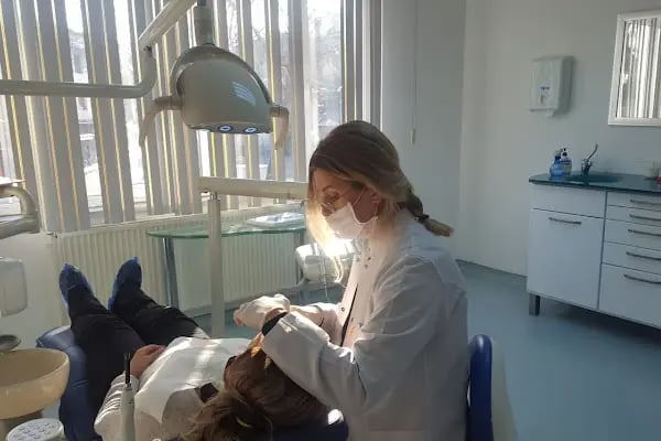 Başaraner Özel Ağız Ve Diş Sağlığı Polikiniği - Resim 3