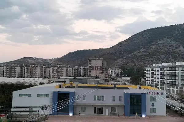 ÖZEL FİNİKE LALEBAHÇESİ İLKOKULU - Resim 1