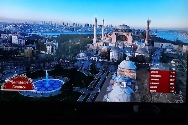 Akem Müzik Aletleri Satış, Tamir ve Müzik Eğitim Merkezi - Yenibosna ders aidatları 1500(bağlama) tl[2025] - Resim 4