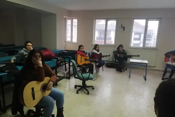 Akem Müzik Aletleri Satış, Tamir ve Müzik Eğitim Merkezi - Yenibosna ders aidatları 1500(bağlama) tl[2025] - Resim 9