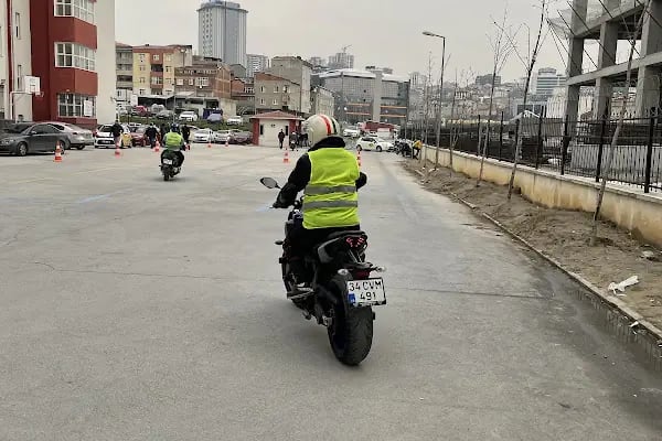 Bağcılar Güneştepe Sürücü Kursu - Resim 1