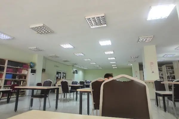 Gemlik Belediyesi Kütüphanesi - Resim 5
