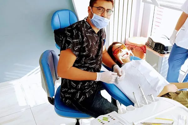 Diş Doktorum Ağız ve Diş Sağlığı Polikliniği - Resim 13