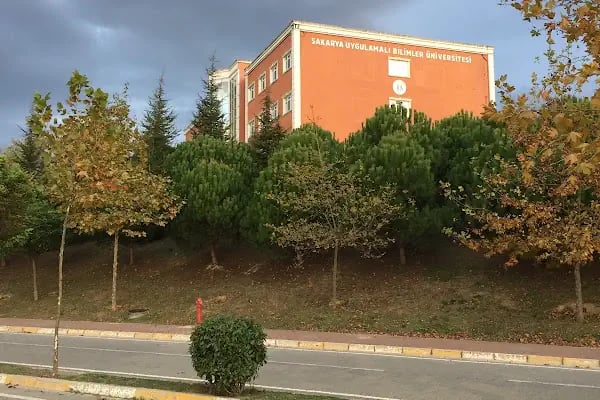 Sakarya Uygulamalı Bilimler Üniversitesi Rektörlük Binası T2 Blok - Resim 11
