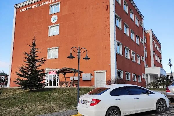 Sakarya Uygulamalı Bilimler Üniversitesi Rektörlük Binası T2 Blok - Resim 9