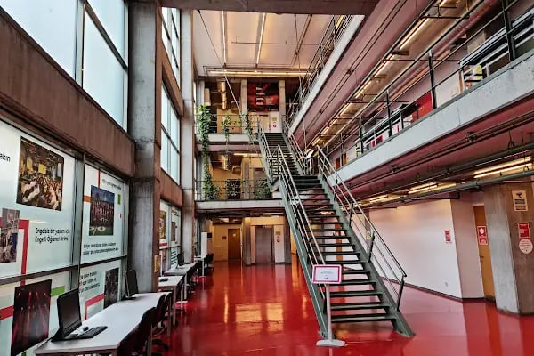 İstanbul Bilgi Üniversitesi - Resim 16