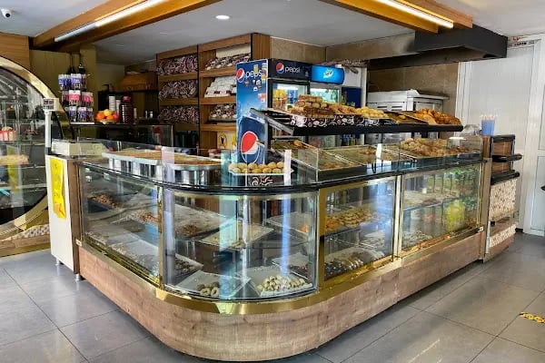 Karaca Pastanesi - Adana Pasta - Resimli Pasta - Resim 1