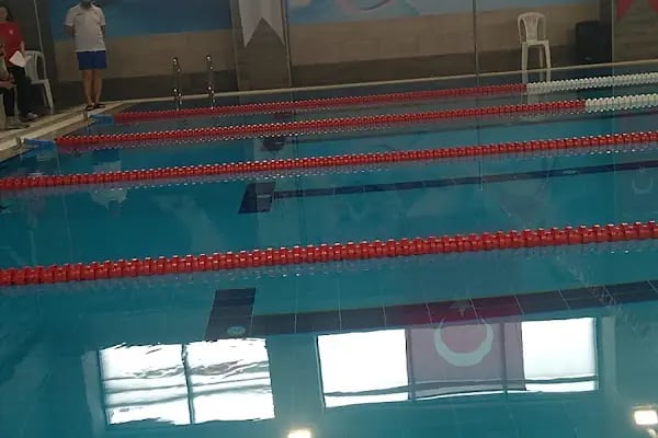 Akademi Ümraniye Beytullah Eroğlu Yüzme Havuzu - Resim 5