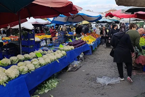 Karabağlar Belediyesi Karafatma Parkı - Resim 13