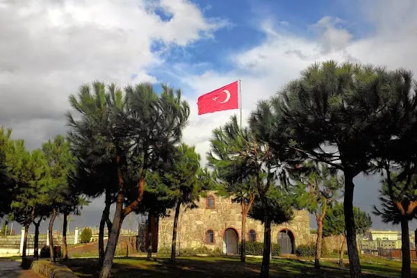 Karabağlar Belediyesi Karafatma Parkı - Resim 17