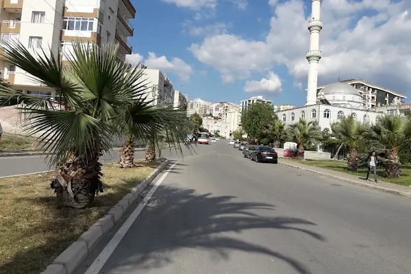 Yadigar Cami Parkı - Resim 7