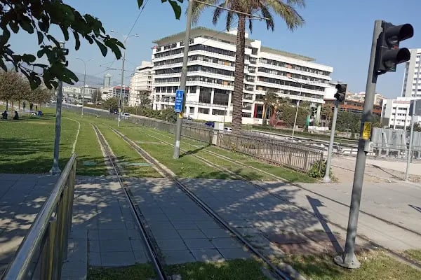 Konak İskele Tramvay Durağı - Resim 4