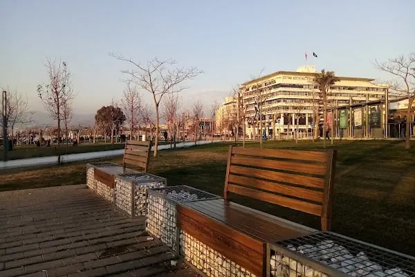 Konak İskele Tramvay Durağı - Resim 14