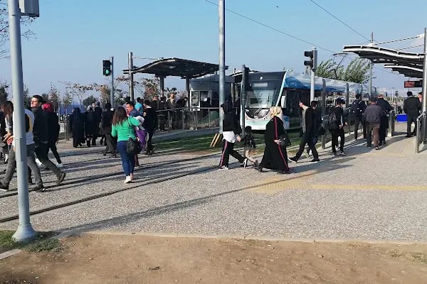 Konak İskele Tramvay Durağı - Resim 15