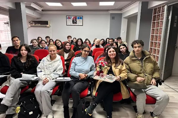 Just English Dil Okulları - İngilizce Kursu Bursa-Heykel - Resim 19