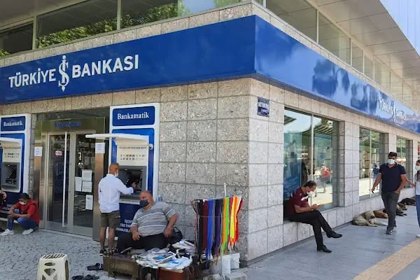 Türkiye İş Bankası Konak/İzmir Şubesi - Resim 2