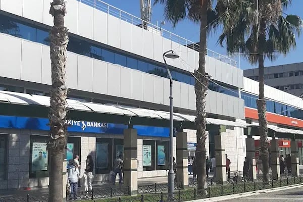 Türkiye İş Bankası Konak/İzmir Şubesi - Resim 3