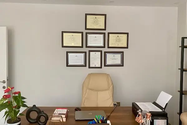 Lora Psikoloji Eğitim ve Psikolojik Danışmanlık Merkezi - Uzm. Klinik Psikolog Beray Bulak - Resim 4