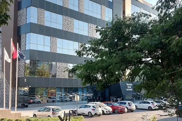İzmir Tınaztepe Üniversitesi Özel Galen Hastanesi - Resim 4