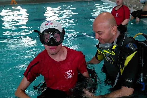 Adana Büyükşehir Belediyesi Kapalı Yüzme Havuzu - Resim 20