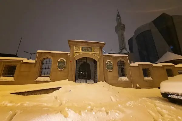 Hz. Aişe Cami - Resim 14