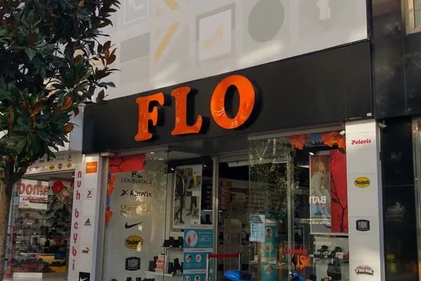 FLO Adapazarı Çark Cadde Mağazası - Resim 9