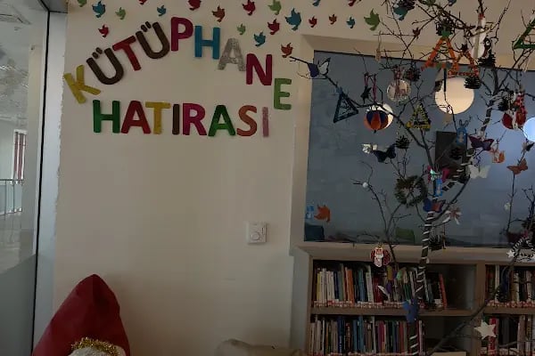 Elmadağ İlçe Halk Kütüphanesi - Resim 9