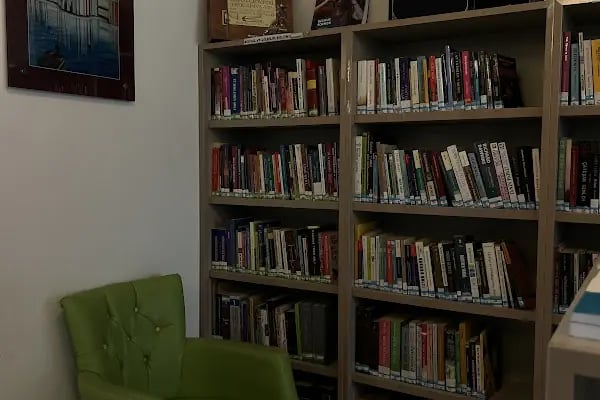 Elmadağ İlçe Halk Kütüphanesi - Resim 6