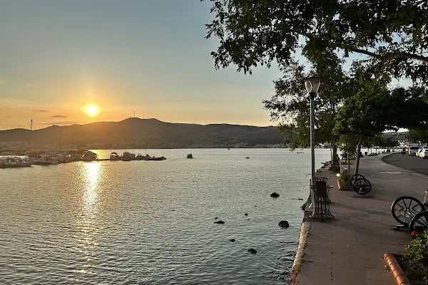 Çandarlı halk plajı - Resim 4