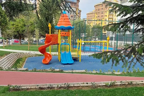 Baraj Yolu Caddesi Parkı - Resim 1