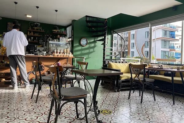 Harlequin Coffee Shop - Resim 1