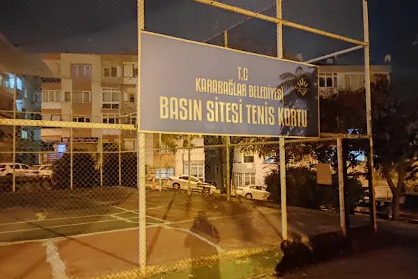Karabağlar Belediyesi Basın Sitesi Tenis Kortu - Resim 8