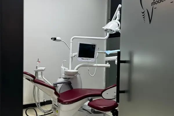 ÖZEL MODERN AĞIZ VE DİŞ SAĞLIĞI POLİKİLİNİĞİ - Resim 3