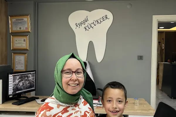 Diş hekimi Ayşegül Küçükler Diş Kliniği - Resim 10