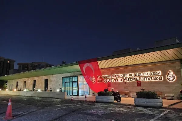İstanbul Büyükşehir Belediyesi Bahçelievler Yüzme Havuzu - Resim 10