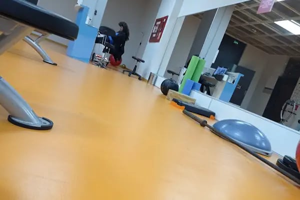 İstanbul Büyükşehir Belediyesi Bahçelievler Yüzme Havuzu - Resim 16