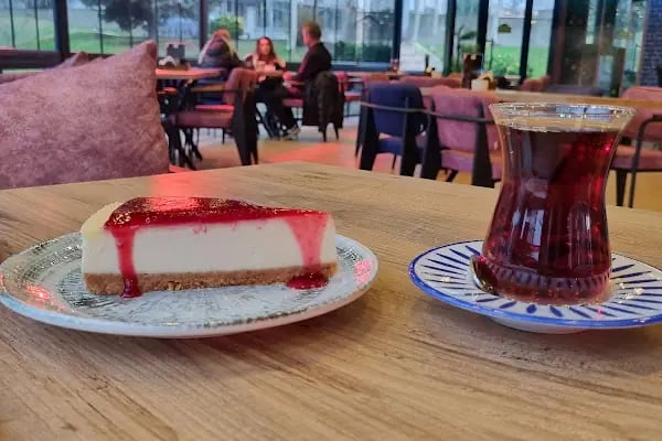 Quench Cafe - Resim 18
