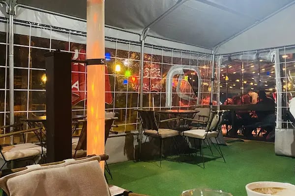 Quench Cafe - Resim 9
